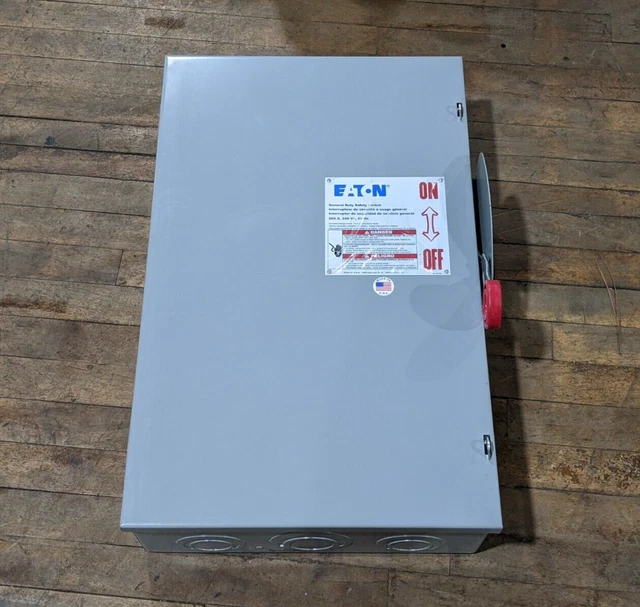 Eaton DG224NGK Safety Disconnect Switch 200A 2P 240V 3PH 60HP Fusible 200 Amp