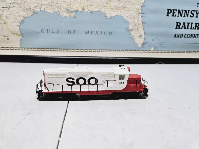 Walthers Mainline Diesel HO GP9M SOO Line #413 Std. DC