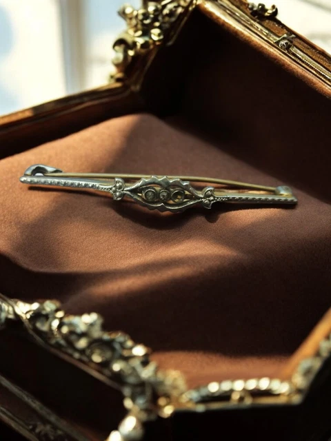 Broche Fantaisie Vintage En Métal Doré - Accessoire Rétro Pour Veste Ou Chapeau - Occasion