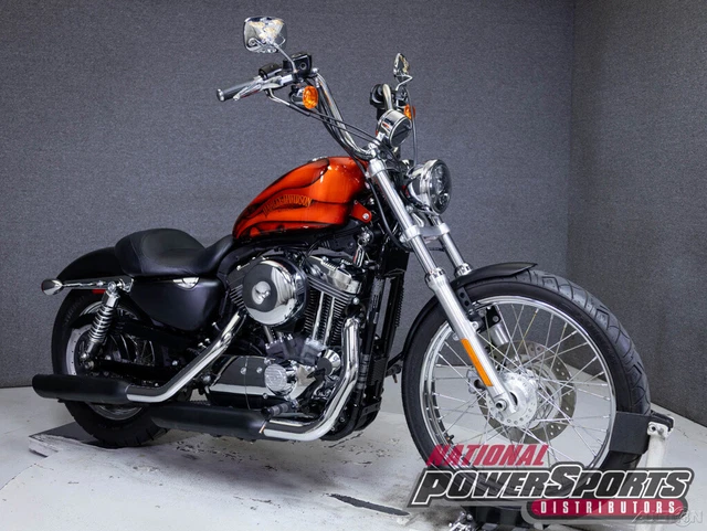 2013 Harley-Davidson Sportster XL1200V SEVENTY-TWO 1200