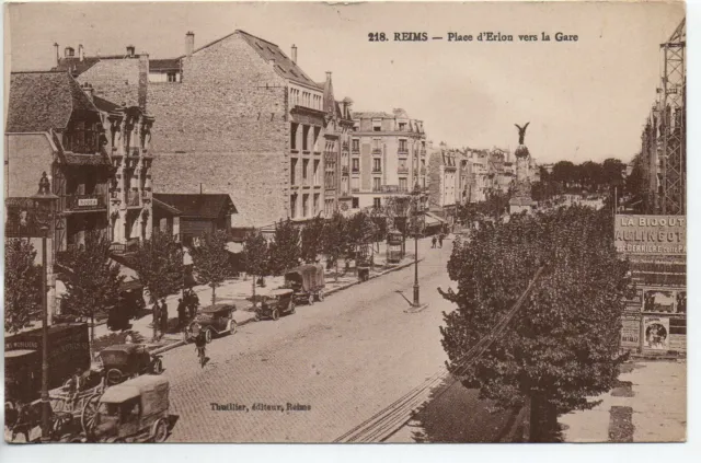 REIMS - Marne - CPA 51 - les rues - Place d' Erlon vers la gare - voitures