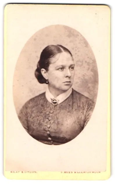 Photography Reay & Dyson, St. Bees, Portrait of Young Lady with Collar Brooch