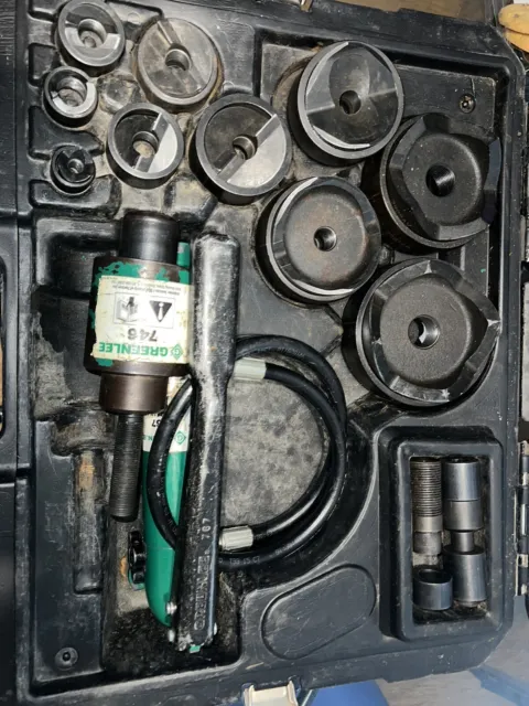 GREENLEE 7310sb Hydraulic Knockout Set  w/ PLASTIC CASE