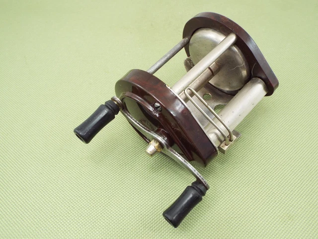 RARE GREAT LAKES Model 111 Vintage Fishing Reel Lexington Mi