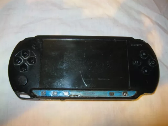 HS 🕹 RETROGAMING Ancienne CONSOLE DE JEU SONY PSP-E1004 NOIR *HS POUR PIÈCES*