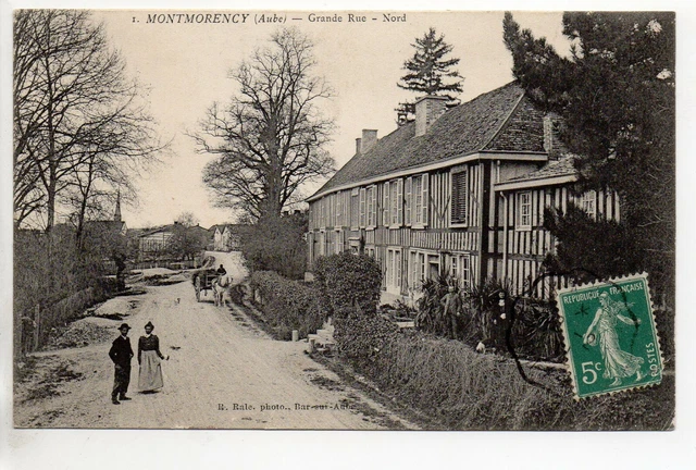 MONTMORENCY Aube CPA 10 the big street - small plan coupling