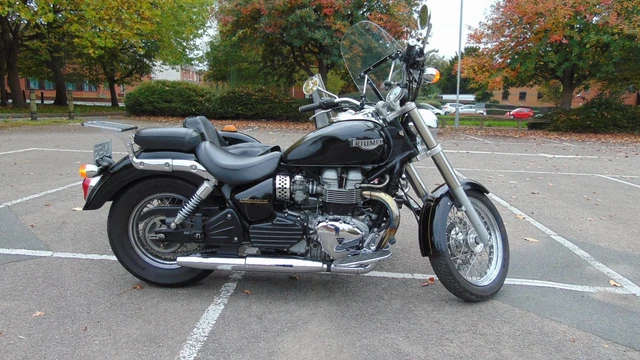 TRIUMPH BONNEVILLE AMERICA 790cc 2003 WITH COZY SIDECAR 11020