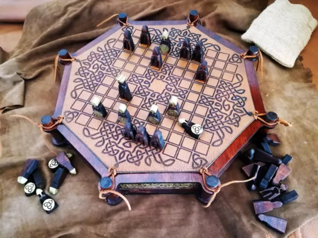 Hnefatafl - Gioco da tavolo dei Vichinghi realizzato a mano in legno e pelle