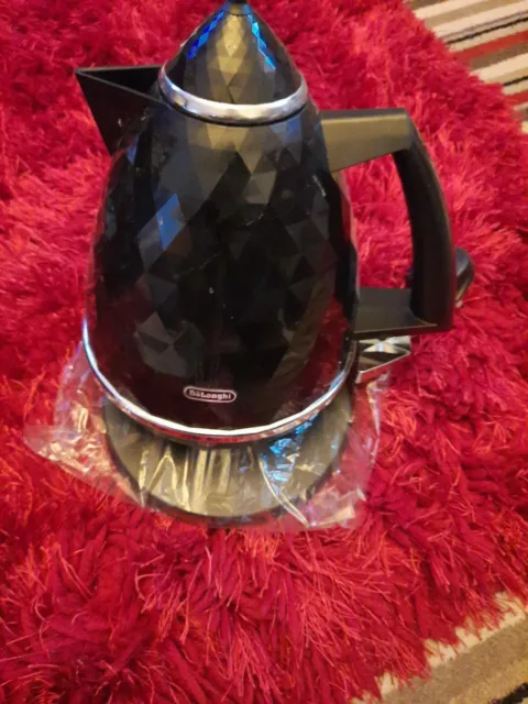 https://www.picclickimg.com/WwMAAOSwPS1lhEQP/Delonghi-Diamond-Cut-Kettle-Used-Excellent-Condition.webp