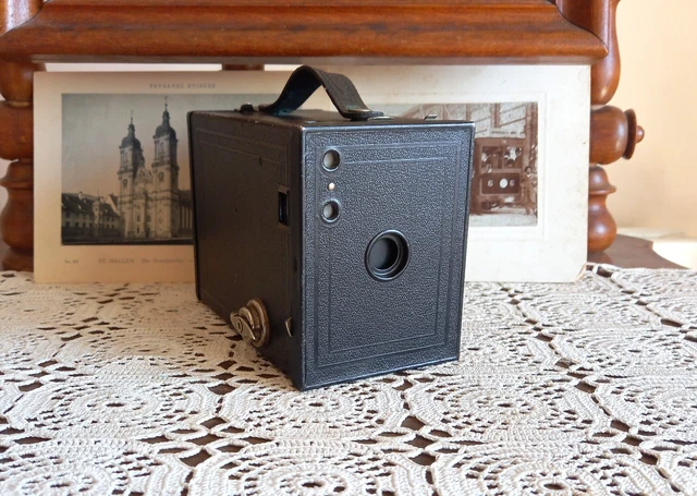 VINTAGE camera, box camera, Brownie, Kodak, USA, Rochester, camera, photo, home