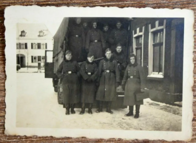 11024 Photo Soldats Dans Winter-Mandel Avant Camion 1940 Photo WW2