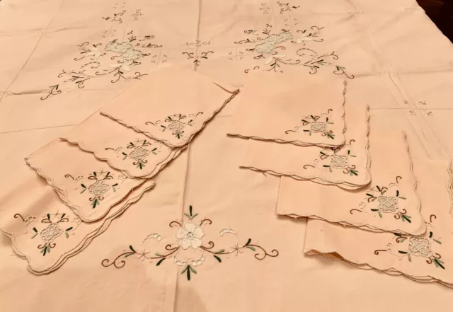 VTG SALMON COLOR HANDMADE EMBROIDERED FLORAL CUTWORK TABLECLOTH 66x82/ 8 NAPKINS