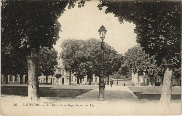 CPA LOUVIERS La Place de la Republique (1160390)