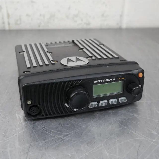 Motorola XTL 1500 Digital Mobile Radio M28KSS9PW1AN FCC ID AZ492FT3806