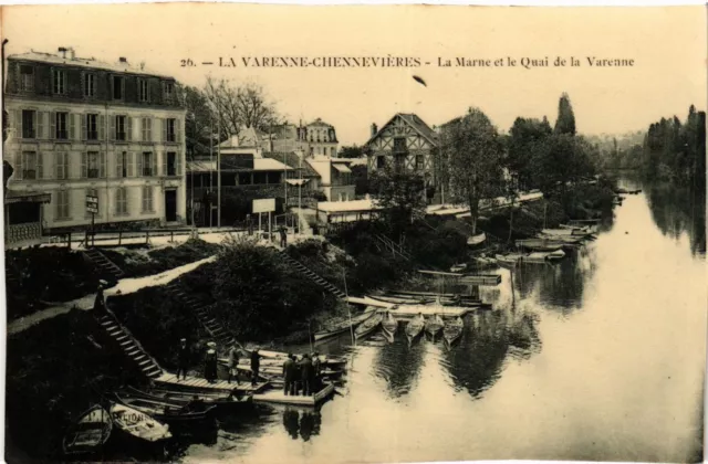 CPA La VARENNE-CHENNEVIERESs - La Marne et le Quai de La VARENNE (390442)