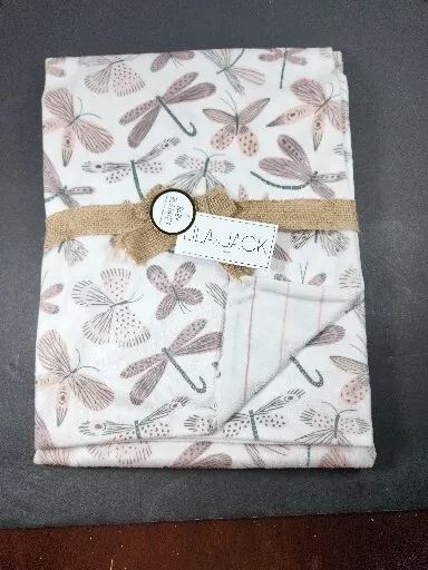 Lila and jack giraffe baby blanket deals
