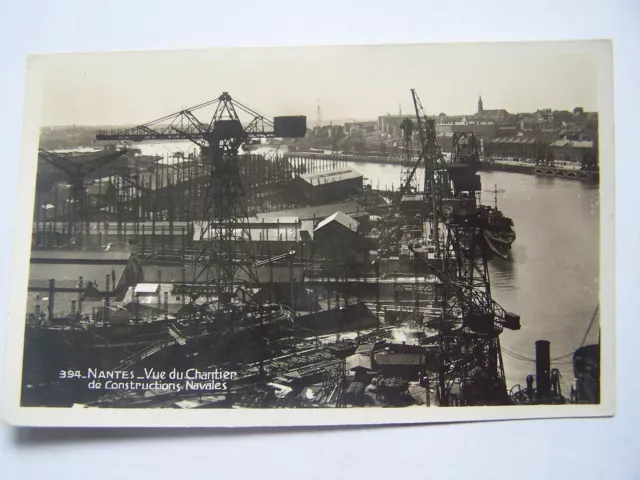 CPA 44 carte postale port Nantes chantier naval grue soldat chasseur