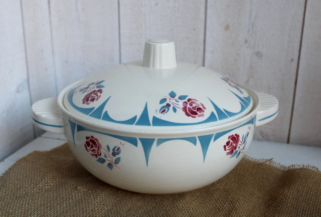Soupière légumier vintage en demi-porcelaine de Badonviller