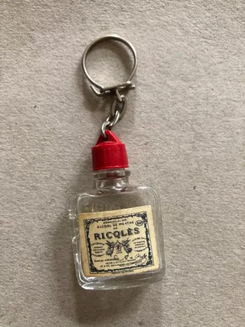 Ancien Porte Clef Bouteille De Liqueur Ricqles