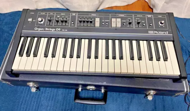 Roland RS-09 Organ Strings 09 Analogiques Synthétiseur 80's Vintage AC100V