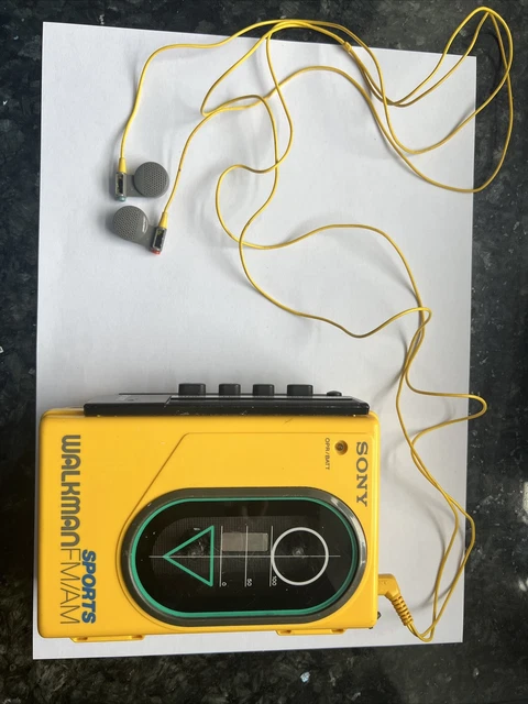 Lecteur Cassette Sony Walkman WM-F35 Sports – Vendu Pour Pièces Ou Réparation