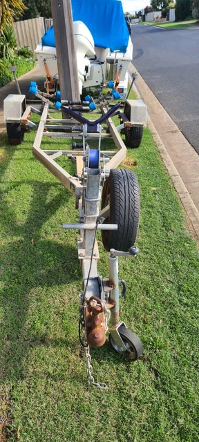 BOAT TRAILER  Mackay tilt trailer
