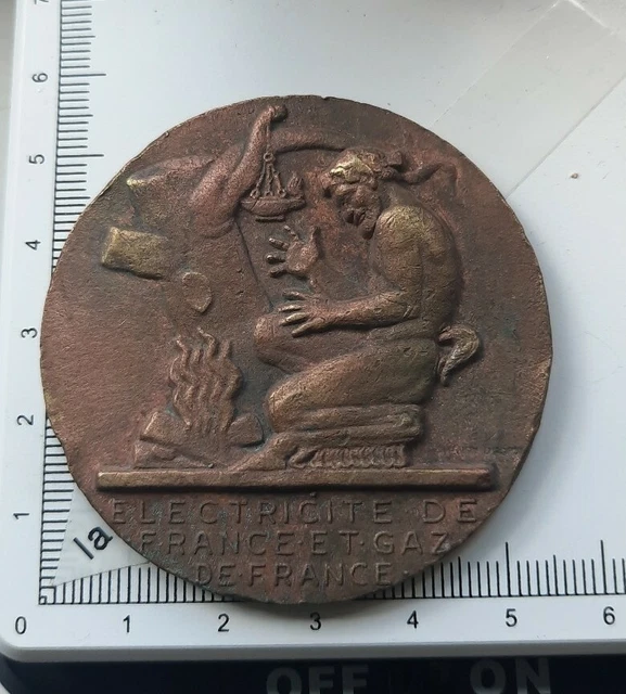 ENTREPRISES, INDUSTRIES ET COMMERCES DIVERS Médaille de mérite EDF / GDF, 20 années de service fme_764385 Médailles
