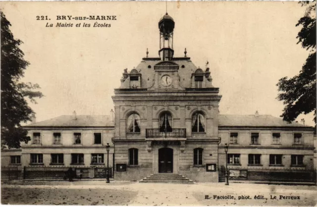 CPA Bry sur Marne La Mairie et les Ecoles FRANCE (1338117)