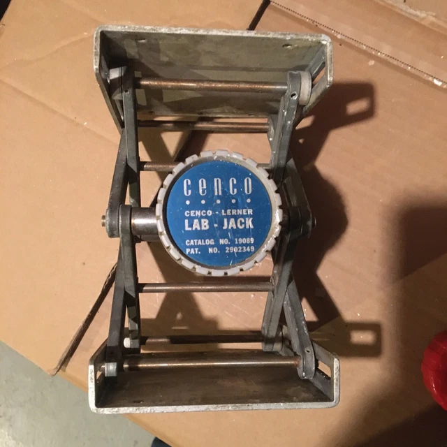 CENCO LERNER LAB-JACK CAT NO 19089 4 1/2" X 5 1/2" Extends 2-3/4”-10” Tall