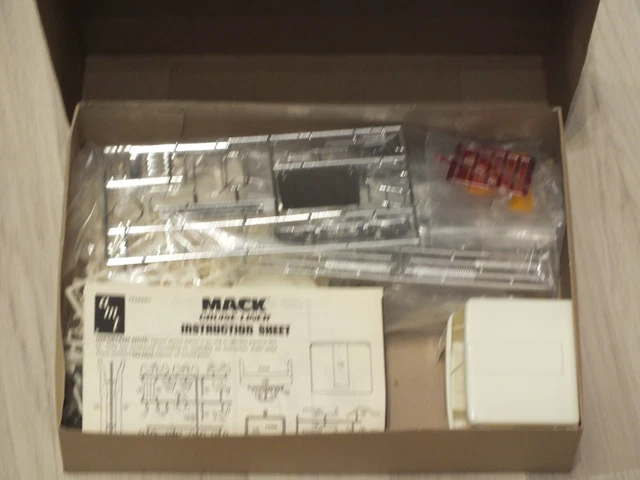 AMT ERTL 1/25 Mack Cruise-Liner T536 von 1977 seltener Bausatz Truck ...