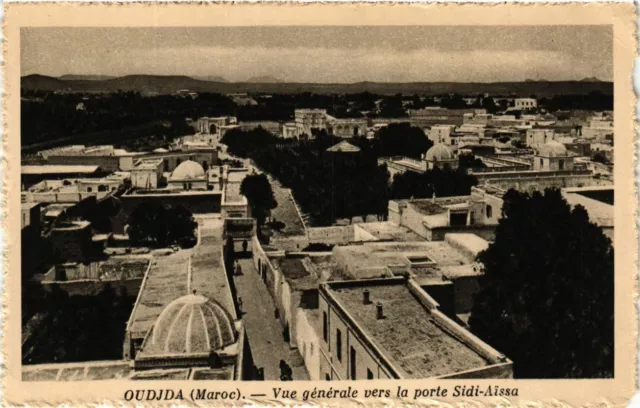 CPA AK MAROC OUDJA - Vue générale vers la porte SIDI-Aissa (219682)