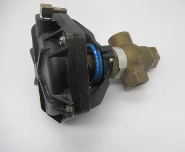 Powers 658-0028 Pneumatic Valve 3 Way 3/4" USED
