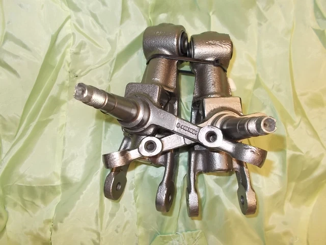 Coppia Perni Guscio In Metallo Per Replica Softair M4 – Ricambio ET 8916
