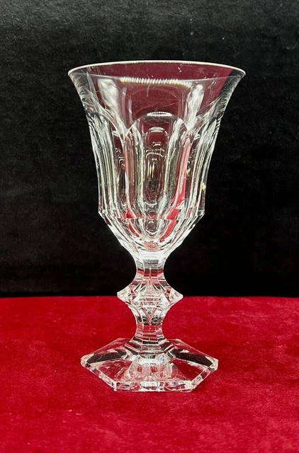 8 verres à vin en cristal taillé en forme de pétale violet Val Saint
