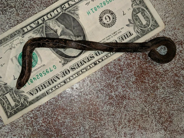 ANTIQUE CAST IRON HAND FORGED LATCH HOOK For EYE SCREW CIRCA LATE 1800'S