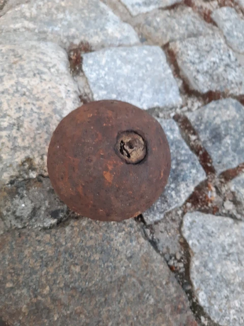 Antike KANONEN KUGEL