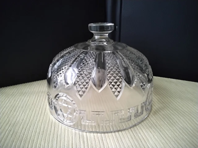 Assiette et cloche de présentation arcoroc