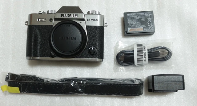 "Near Mint" Fujifilm X-T30 Digital Camera Silver Body Only 2500 Shots