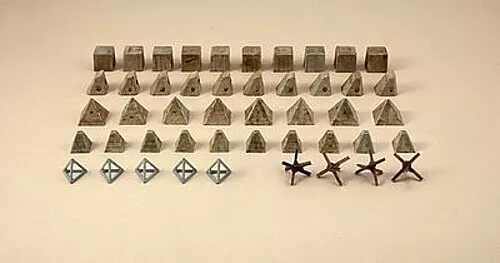 Italeri Antitank Obstacles - Plastic Model Military Diorama - 1/72 Scale