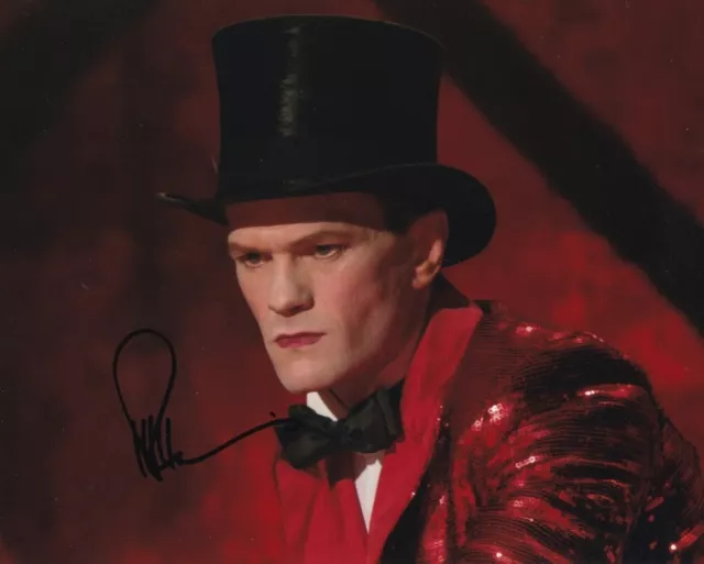 NEIL PATRICK HARRIS signed Autogramm 20x25cm HORROR STORY in Person autograph