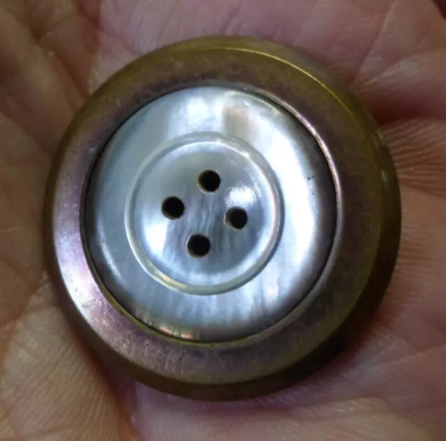 Ancien Bouton   27Mm  Nacre Et Metal