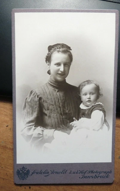 Mädchen / junge Frau mit Zopf & kleines Kind / CDV Fridolin Arnold Innsbruck
