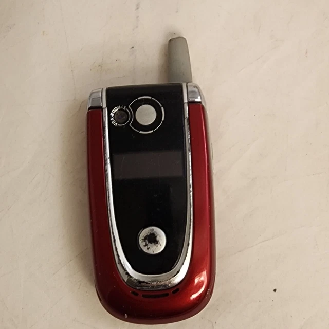 #7593 VTG Motorola Razor Flip phone PARTS ONLY