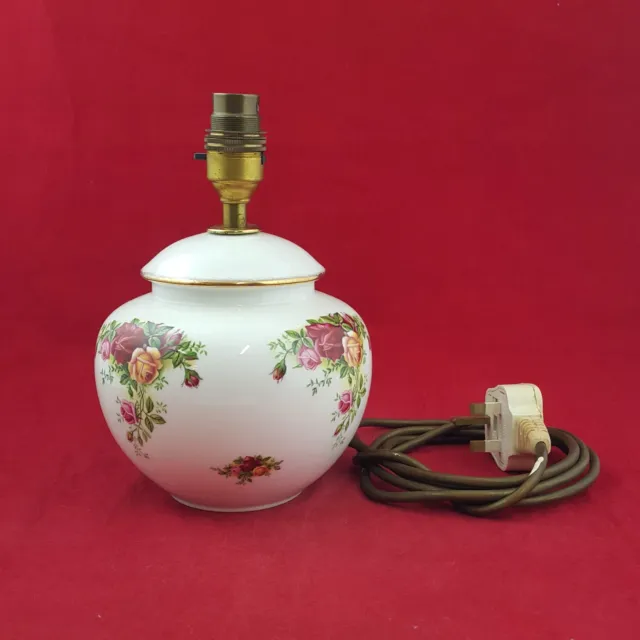 Royal Albert Old Country Roses Lamp - 8088 OA
