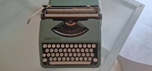 Macchina Da Scrivere Olivetti Lettera 82