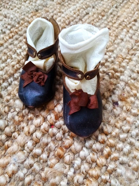 ancienne  chaussures avec chaussettes poupée Jumeau Steiner Bru taille 12