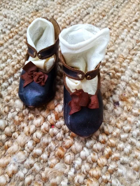 ancienne  chaussures avec chaussettes poupée Jumeau Steiner Bru taille 12