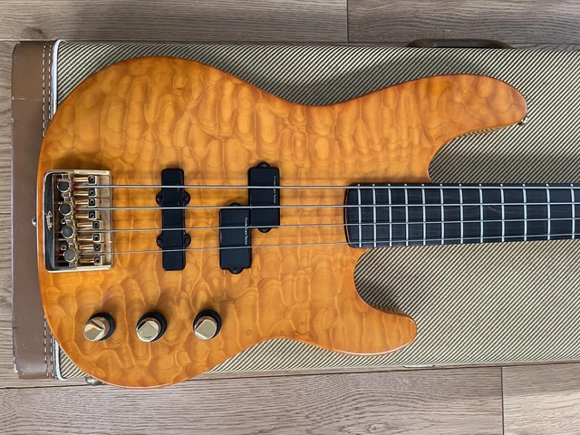 1991 40TH ANNIVERSARY Custom Shop Fender Precision Bass 3 200.00