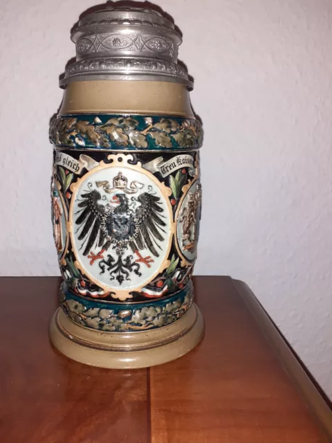 Alter Bierkrug mit Zinndeckel VK. ca. 1900.