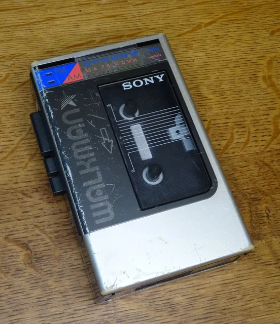WALKMAN CASIO AS-310R AM/FM RADIO TAPE PLAYER LETTORE CASSETTE PORTATILE VINTAGE EUR 35,00 - IT